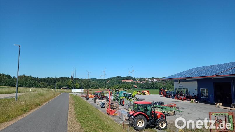 Wird der Blick von Moosbach aus in Richtung Burgtreswitz künftig von Windrädern beeinträchtigt? Bildmontage: Primus Energie