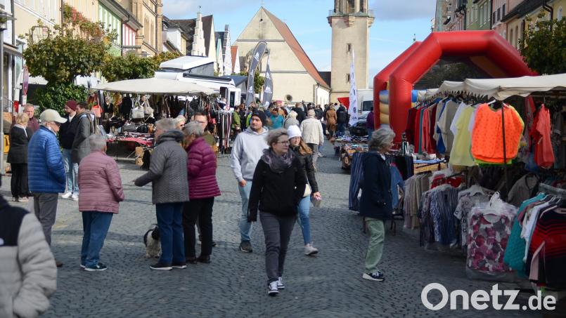 In der Budengasse herrschte beim Herbstmarkt zwar kein Gedränge, dennoch waren die Fieranten mit dem Zuspruch recht zufrieden. Bild: ak