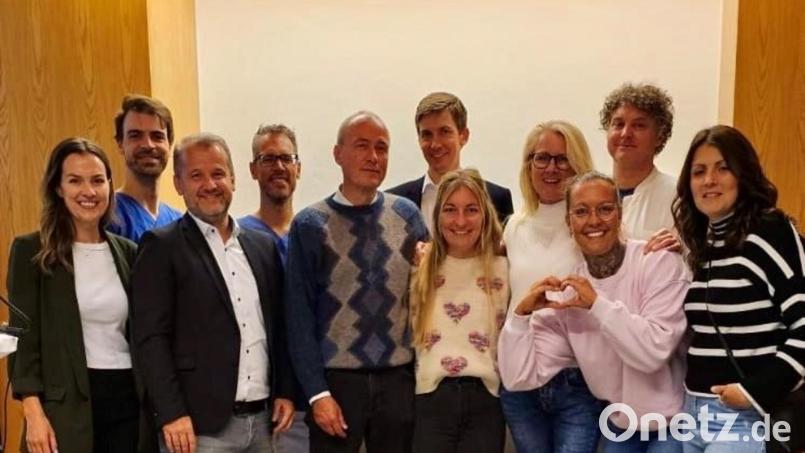Jörg-Heiner Möller tritt in den Ruhestand. Im Bild von links Kathrin Hofstetter, Dr. Jochen Pfab, Johann Bachmeyer, Dr. Norbert Heinicke, Dr. Jörg-Heiner Möller, Felix Rauschek, Nina Beer, Claudia Hauser, Anne Pexa, Dr. Josef Zäch und Christina Dietrich. Bild: Sabina Hasenbank/exb
