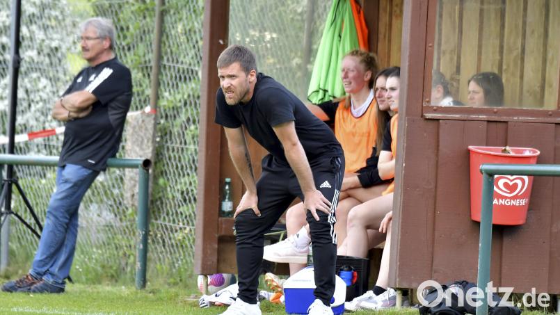 Theuerns Trainer Simon Eisinger kennt den Gegner vom Samstag bestens. Archivbild: Hubert Ziegler