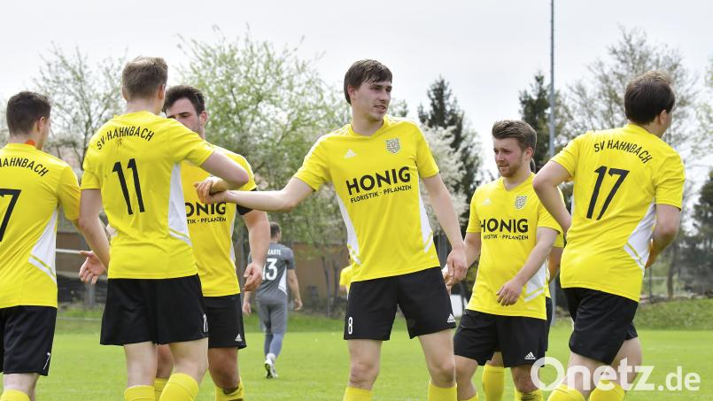 Grund zum Jubeln hatten die Spieler des SV Hahnbach II in der Hinrunde nur wenig: In den 13 Partien gelangen nur zwei Siege und ein Unentschieden. Die große Chance, die Bilanz zu verbessern, hat das Schlusslicht im Duell mit dem Tabellenvorletzten SV Kohlberg. Archivbild: Hubert Ziegler