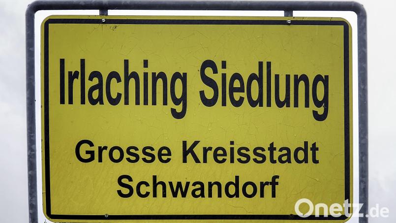 Das Verfahren zur Rücknahme möglicherweise rechtswidriger Baugenehmigungen in Irlaching-Siedlung läuft. Bild: Hösamer