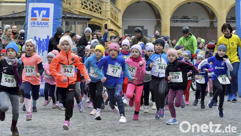 Auch der Amberger Silvesterlauf zählt zur Wertung des Landkreiscups. Archivbild: Hubert Ziegler