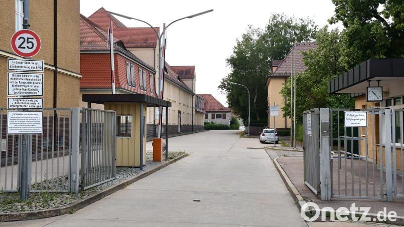 Noch ist nichts in Stein gemeißelt, doch dies wird der Eingang zu einem völlig neuen Stadtviertel in Amberg sein. Bei der Bürgerversammlung wurden die Pläne für die ehemalige Leopoldkaserne vorgestellt. Bild: Petra Hartl
