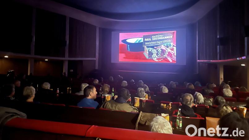Von der Einladung zu einem kostenlosen Kinonachmittag von Round Table Amberg, Email-Apotheke und Sega machten an die 100 ältere Menschen Gebrauch. Bild: Sega/Oleson/exb