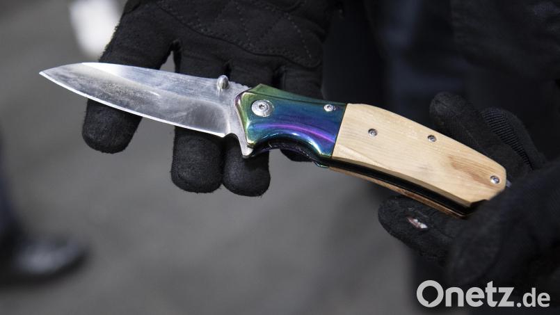 Ein Anwohner fühlt sich von der lauten Musik eines Passanten gestört. Dieser zog daraufhin ein Messer. Symbolbild: Paul Zinken