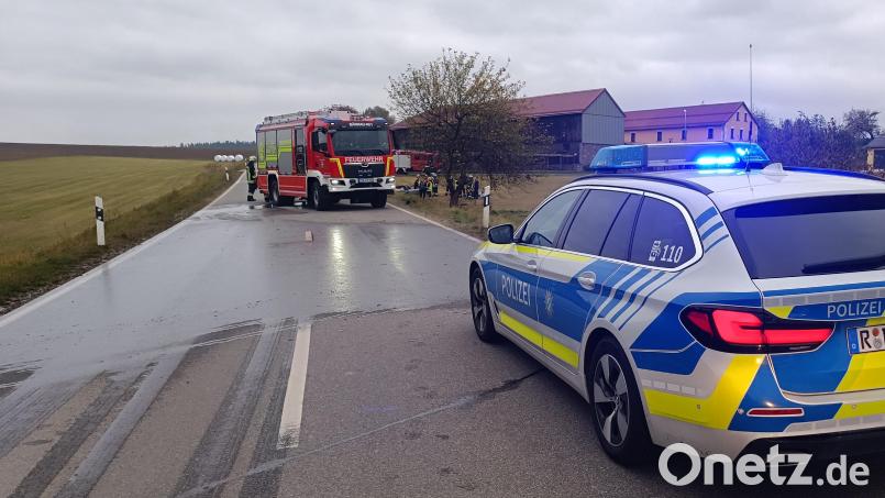 Ein schwerer Verkehrsunfall ereignete sich am Samstagnachmittag in der Nähe von Erkersreuth bei Plößberg. Bild: nic