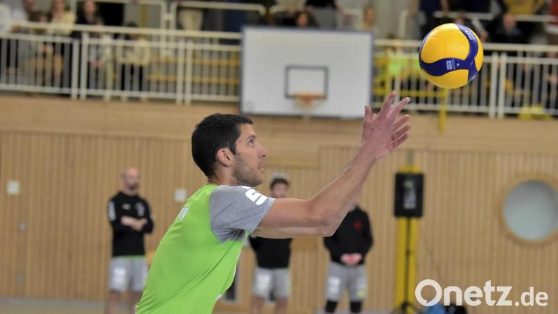 Spielertrainer Bosko Novovic (Szene aus einem früheren Spiel) und seine Spieler verloren die Partie in Mömlingen Bild: Hubert Ziegler