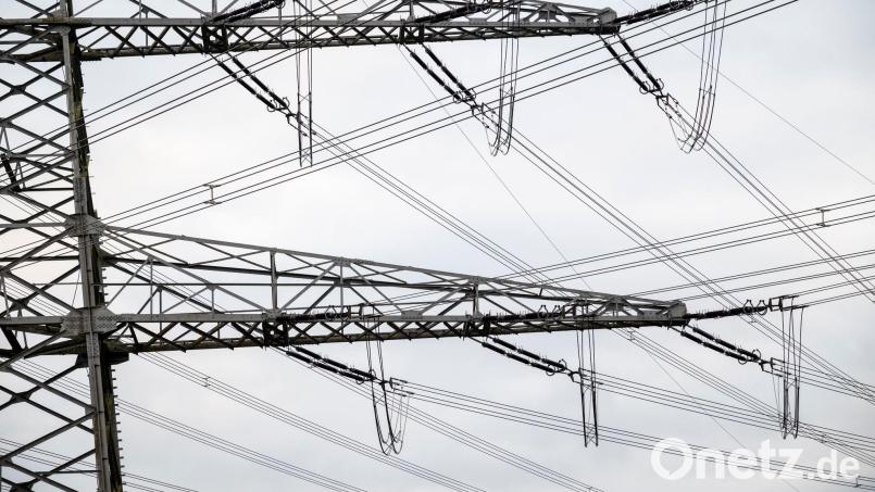 Vor allem in Waldsassen, aber auch in Konnersreuth, Arzberg und Leonberg war am Samstagmorgen kurzzeitig der Strom weg. Symbolbild: Daniel Vogl/dpa