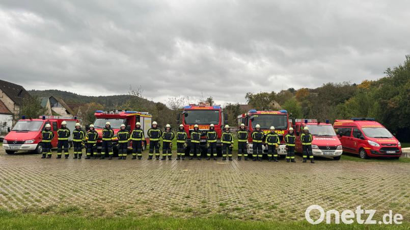 Für 48 neue Feuerwehr-Schutzanzüge gibt die Marktgemeinde Hohenburg 65.000 Euro aus. Bild: bö