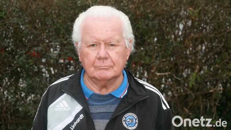 Als Spieler, Trainer und vor allem Schiedsrichter hat Kurt Linhardt viel Zeit auf den Fußballfeldern im Kreis Pegnitzgrund verbracht. Bild: obl