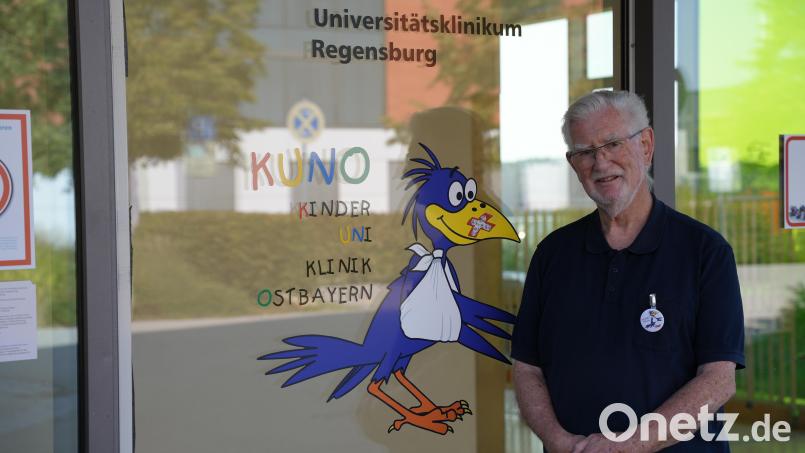 Hans Brockard vor einem Eingang der Kuno in Regensburg. Archivbild: Sebastian Böhm