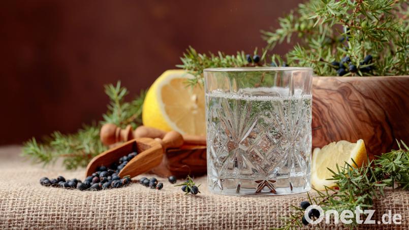 Gin Bild: Igor Normann-stock.adobe.com