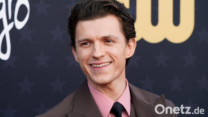 „Spider-Man“-Darsteller Tom Holland fühlt sich in seinem Superhelden-Anzug quasi nackt. Bild: Jordan Strauss/Invision/AP/dpa