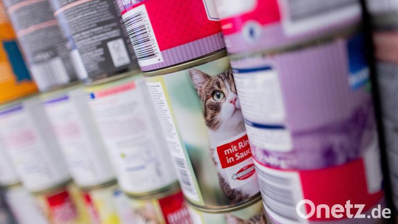 Eine 83-Jährige hat in einem Gartencenter in Bamberg Katzenfutter gestohlen. Symbolbild: Rolf Vennenbernd /dpa