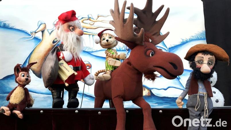 Petterson und Findus erleben ihre eigene (Vor-)Weihnachtsgeschichte auf der Puppenbühne. Bild: Tim Sperlich/exb