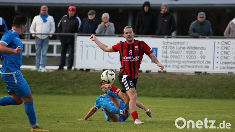 Auf die Tore von David Bezdicka (Nummer 8) setzt der SC Luhe-Wildenau beim Gastspiel beim SSV Eggenfelden. Archivbild: Dieter Jäschke