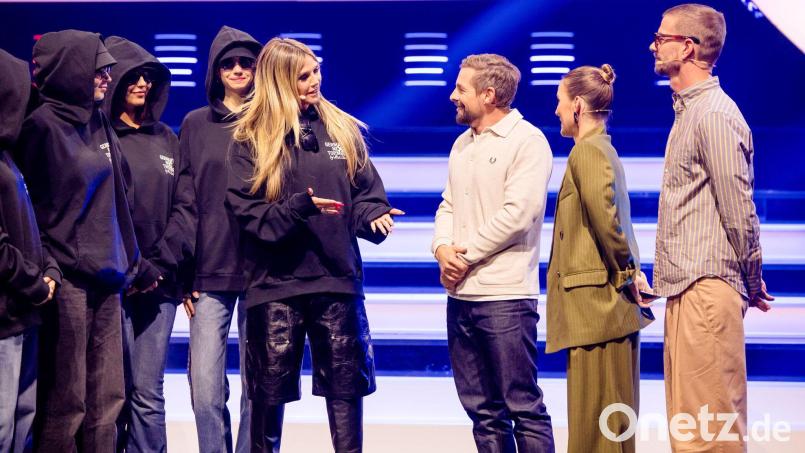 Überraschung! Modelscout Heidi Klum besucht Joko und Klaas. Bild: Nadine Rupp/Joyn/dpa