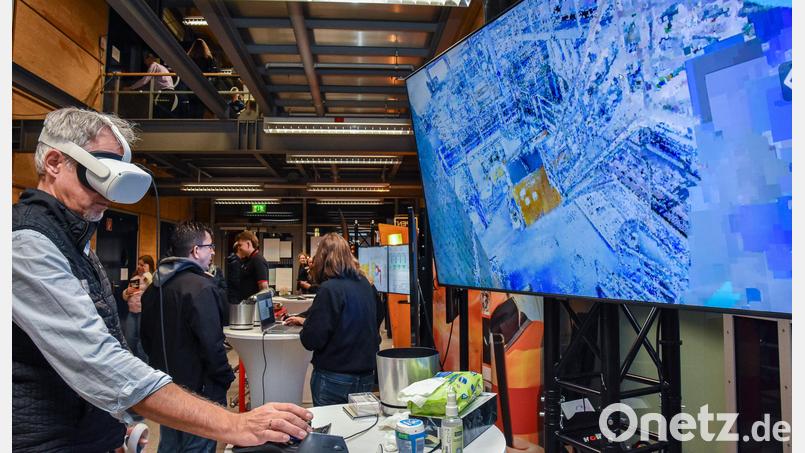 Modernste Technik zum Anfassen gab es bei der Nacht der Wissenschaft am Freitag an der Ostbayerischen Technischen Hochschule (OTH) Bild: Stephan Huber