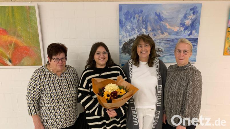 Vernissage im St.-Anna-Krankenhaus mit (von links) Sieglinde Konhäuser, Julia Labkus, Angela Kropius sowie Irmgard Berger. Bild: Kevin Kammerl/exb