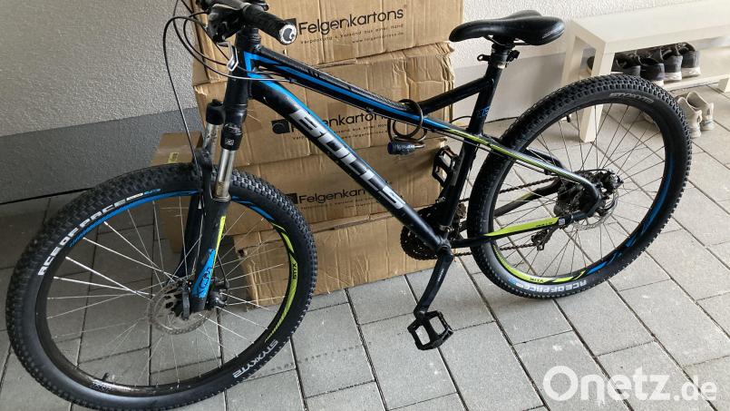Diese Mountainbike ließen die Täter in einem Carport in Floß zurück. Bild: Polizei Neustadt/WN