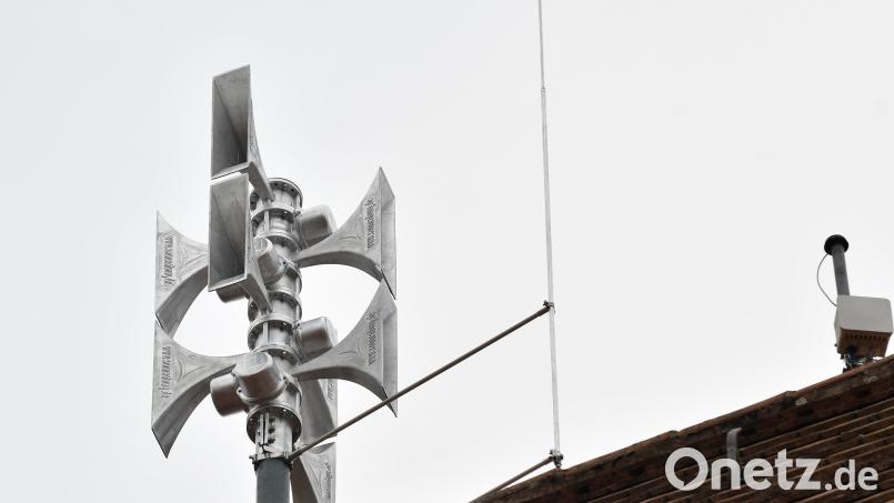 Moderne Sirenen werden inzwischen auch mit Solarenergie betrieben. Sie müssen regelmäßig getestet werden. Bild: Petra Hartl