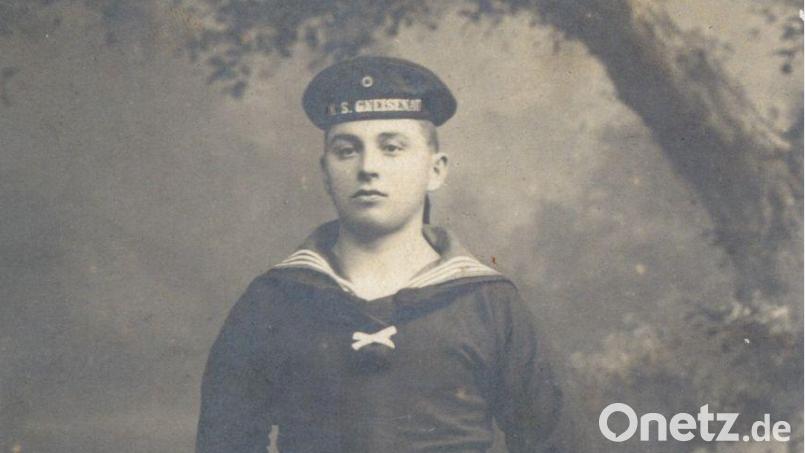 Der stolze Marinesoldat Georg Zach vor dem Ersten Weltkrieg. Bild: Sammlung Sepp Strobl