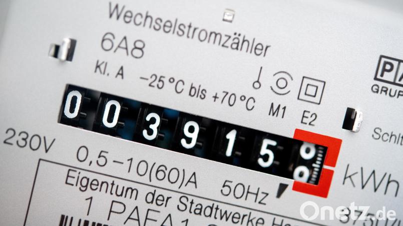 Die Stadtwerke Amberg senken den Strompreis. Symbolbild: Hauke-Christian Dittrich/dpa