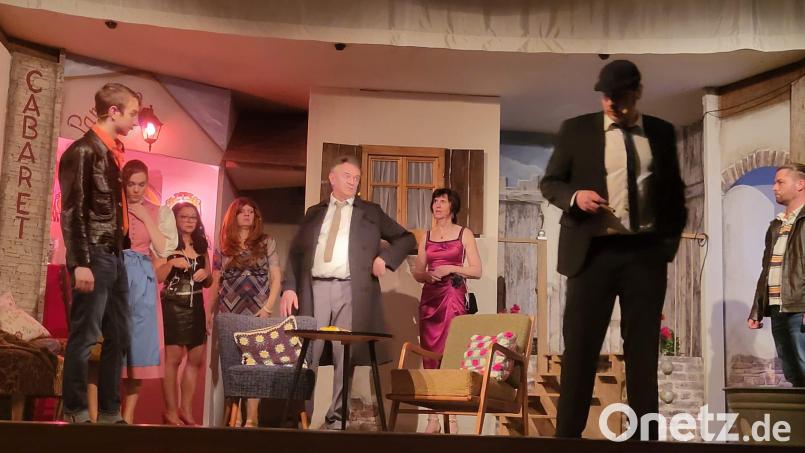 Wie schon seit vielen Jahren gibt es auch heuer auf der Bühne im Neukirchner Hof wieder ein Stück der Theatergruppe der Kolpingsfamilie. Bild: rtw