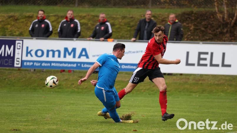 Nico Argauer (rechts) und der SC Luhe-Wildenau sind im Heimspiel gegen die SpVgg Lam nicht unbedingt Favorit. Bild: Dieter Jäschke