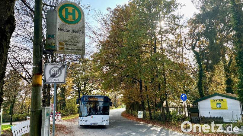 Hier, an der Ullersrichter Neubaustraße, fährt ab Sommer 2025 kein Bus mehr. Bild: Gabi Schönberger