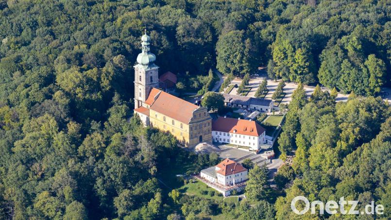 Bis vor einigen Jahren war die Amberger Bergwirtschaft noch das Ausflugsziel Nummer eins in der Stadt. Jetzt ist der Investor ausgestiegen, der die Wirtschaft sanieren und erweitern wollte. Bild: Rene Muehlmeier, exb