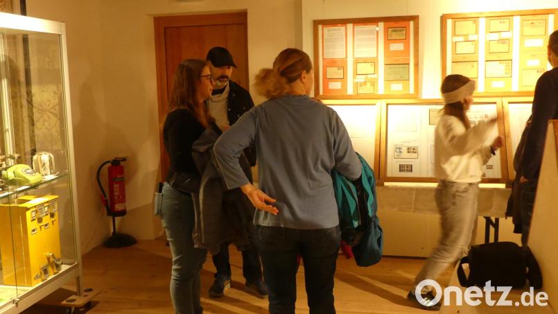 Regen Zuspruch fand die Ausstellung &quot;Briefmarken und Postgeschichte&quot;. Bild: rn