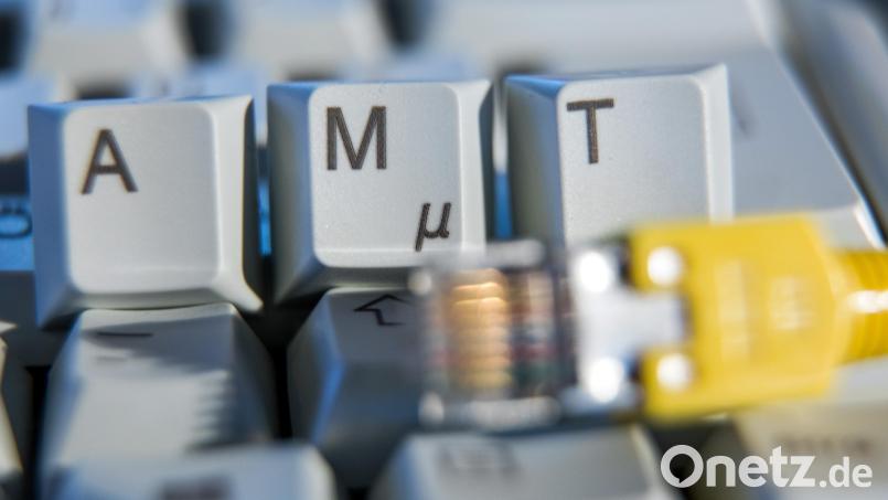 Eine neue Studie zeigt: Der digitale Datenaustausch zwischen Unternehmen und Behörden läuft oft noch nicht reibungslos. Bild: Jens Büttner/dpa