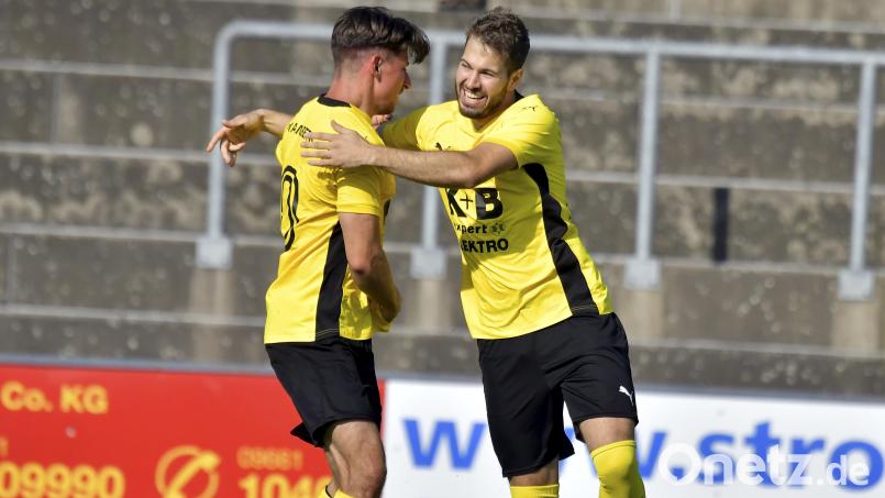 Alexander Kloos (rechts) erzielte für den FC Amberg den Treffer zum 1:1-Endstand bei der SpVgg Deggendorf. Archivbild: Hubert Ziegler