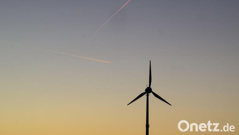 Erneut um die Potenzialgebiete für Windkraft drehen sich die Diskussionen im Schlammersdorfer Gemeinderat. Symbolbild: Julian Stratenschulte/dpa