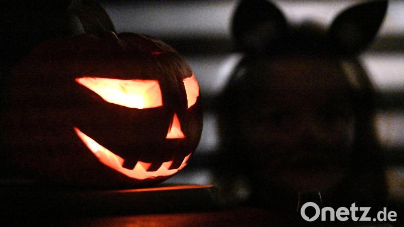 Die Polizei ermittelt nach einem Schockfund in einem Halloween-Schokoriegel. Symbolbild: Marijan Murat/dpa