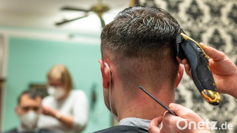 In Amberg ist in einen Friseursalon eingebrochen worden. Symbolbild: Armin Weigel
