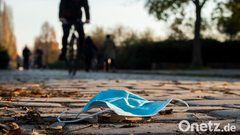 Alle noch laufenden Corona-Bußgeldverfahren in Bayern werden von den Behörden nicht mehr weiterverfolgt. Symbolbild: Kira Hofmann/dpa