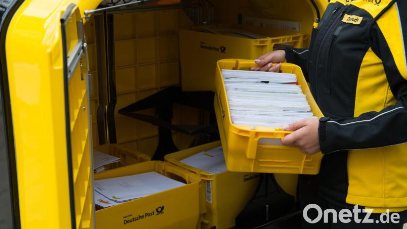1.700 identische Briefe des Finanzamts hat ein Mann in Quickborn erhalten. Bild: picture alliance / Swen Pförtner/dpa