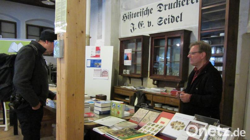 Die Regionalbuchmesse Oberpfalz ist auch ein Spiegel der regionalen Verlagslandschaft, hier ein Bild der Vor-Corona-Auflage 2019. Bild: aks