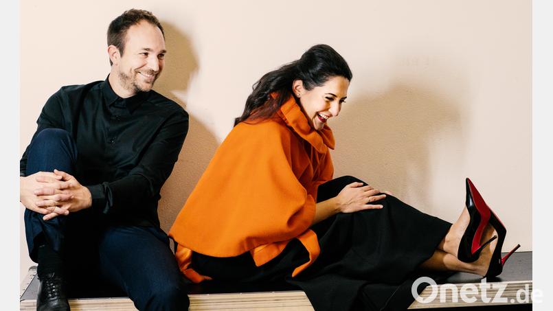 Das Klavierduo Gülru Ensari und Herbert Schuch macht den Flügel zum Orchester. Bild: Felix Broede/exb