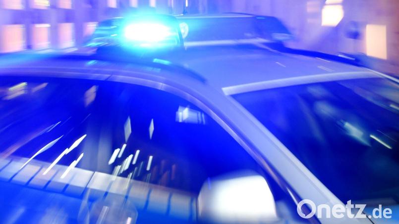 Die Polizei Parsberg bittet um Zeugenhinweise zu einem männlichen Einbrecher. Symbolbild: Carsten Rehder