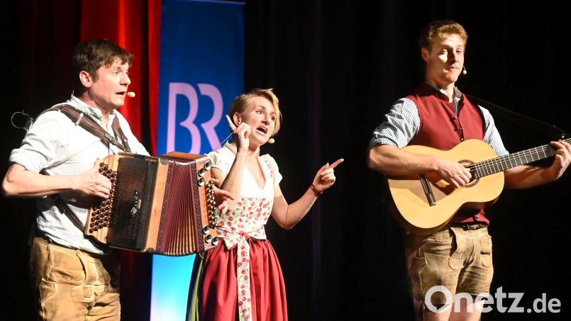 Gern gesehene Gäste bei den Brettl-Spitzen und auch im ACC sind die "Bauernseufzer" aus der Neumarkter Gegend mit (von links) Markus, Daniela und Steff. Bild: gf