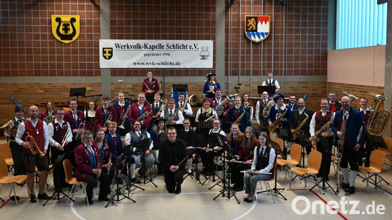 Erstmals präsentiert sich das Kreisorchester Amberg-Sulzbach mit Dirigent Christian Bäuml beim NBMB-Kreiskonzert in Schlicht. Bild: sak