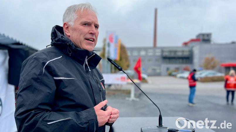 Horst Ott spricht in Pirk. Bild: Gabi Schönberger