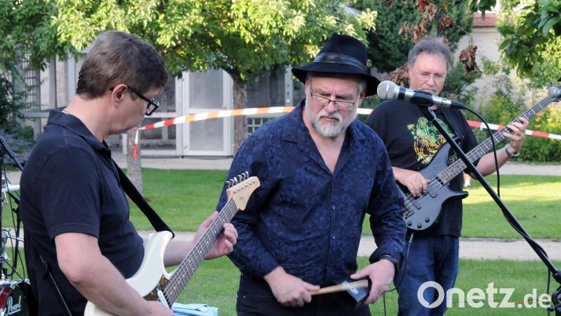 Die Band &quot;Rockomotive Breath&quot;, hier bei einem Auftritt im Amberger Maltesergarten, gastiert beim &quot;Kneipenfestival&quot; in Schwandorf im &quot;KamIn&quot; am Marktplatz. Archivbild: Stephan Huber