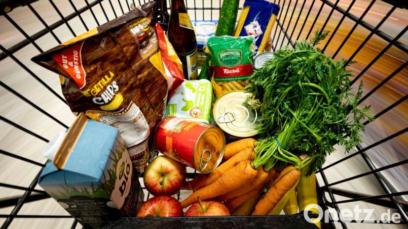 Ein Appell der Polizei: Nie die Geldbörse in den Einkaufswagen legen. Symbolbild: Fabian Sommer/dpa