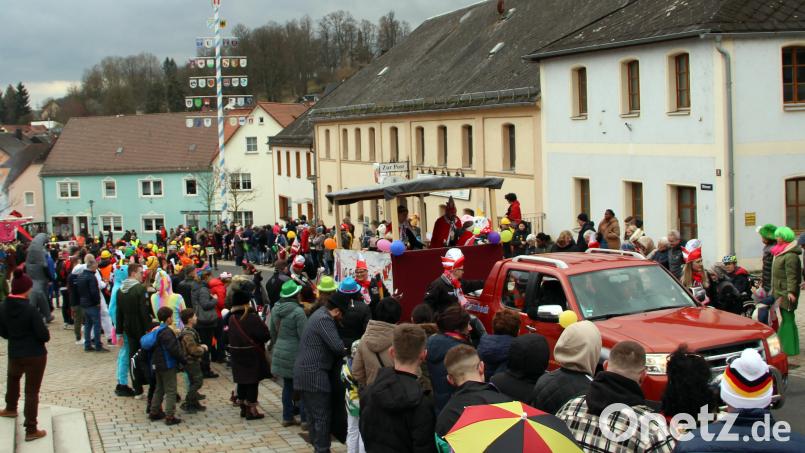 Die fünfte Jahreszeit kann beginnen. Am Samstag, 16. November, um 14.14 Uhr eröffnen die Faschingsnarren des IG Faschingszuges mit viel guter Laune und Vorfreude die neue Faschingssaison. Die Vorbereitungen für den Faschingszug 2025 laufen schon auf Hochtouren. Archivbild: lep