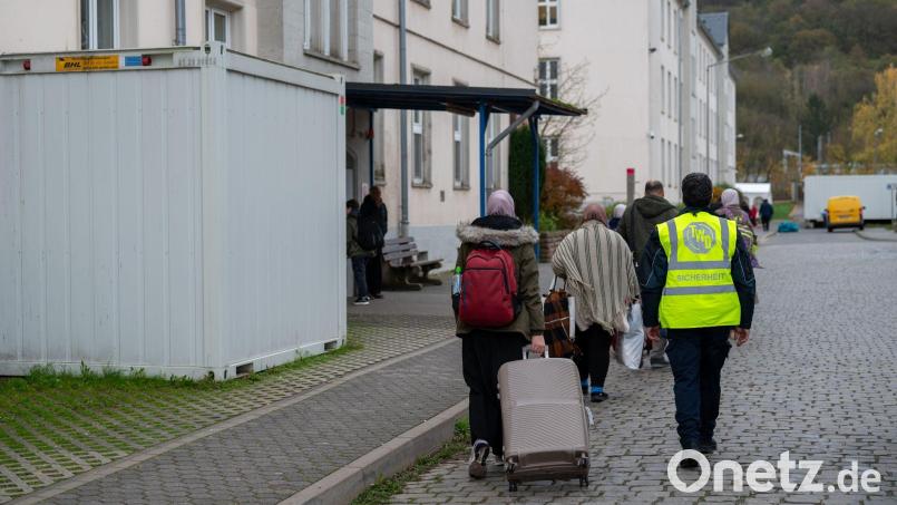 Die AfD will bayerischen Kommunen per Gesetz das Recht einräumen, bei einer örtlichen Überforderung die Zuweisung von Asylbewerbern zur Unterbringung abzulehnen. Symbolbild: Harald Tittel/dpa